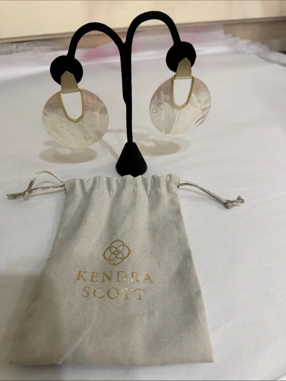 Kendra Scott Iridescent White Mother-of-Pearl Drop Earrings with Gold Accents - Picture 1 of 2